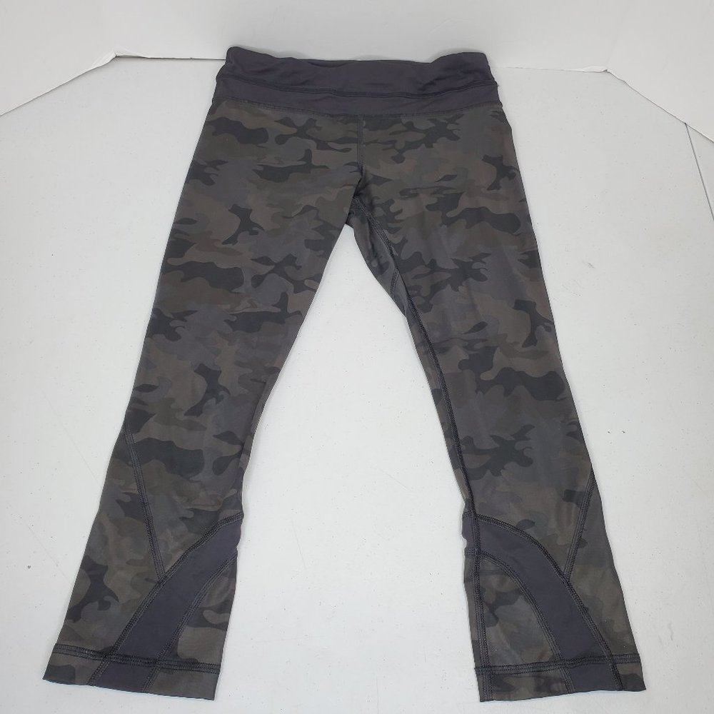 Lululemon Incognito Camo Multi Color Cropped Tight Legging Nulux SIZE 4.